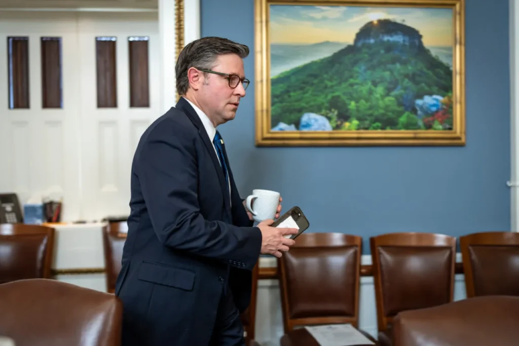 Trump insta a votar rápidamente para acabar con cierre de gobierno